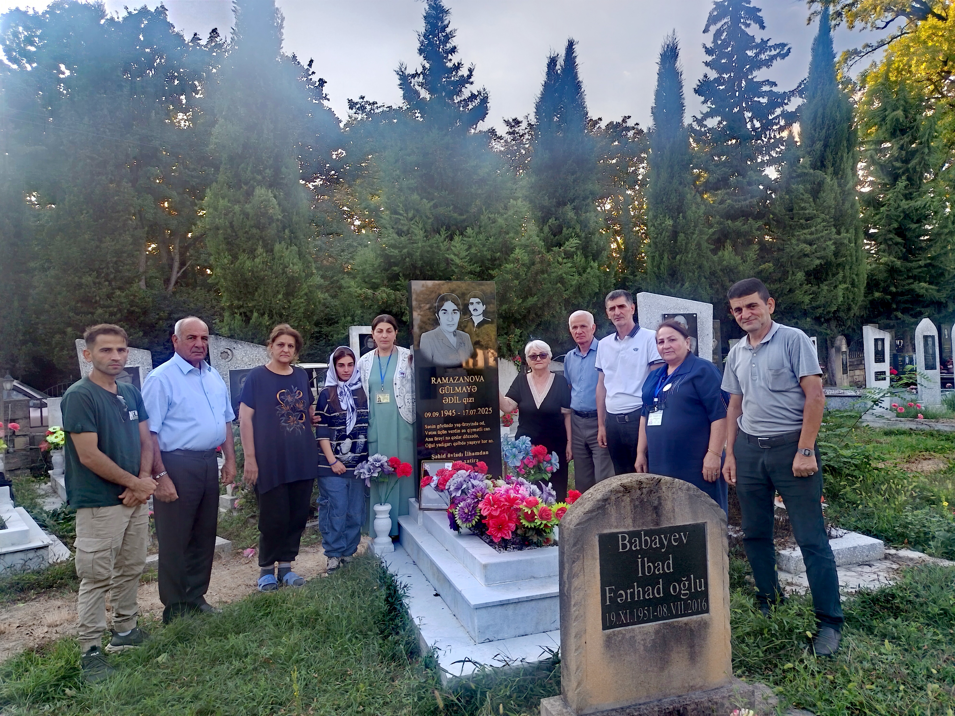 VƏTƏN SEVƏNLƏR OĞUZDA İTGİN ŞƏHİD Ramazanov İlham Rəhim oğlunun ailəsinin ziyarətində. 09.09.2026.